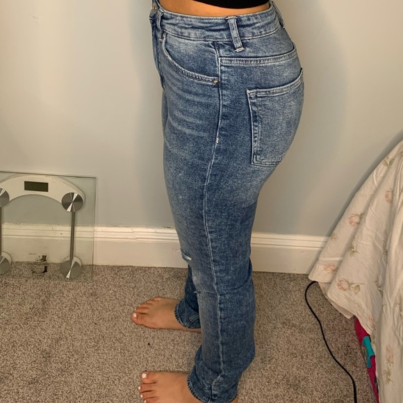 Denim Distressed Jeans ✨ - Picture 2 of 4